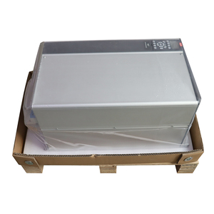 Variateur de fréquence industriel Danfoss 131H3218 75kW, entraînement AC, Antrieb, Unidade de Acionamento, Controlador de Accionamiento - Product Image 1