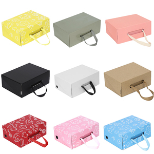 Scatola di Imballaggio Lipack in Cartone Ondulato Nero Bianco Kraft Rosa per Scarpe e Vestiti con Manico a Nastro - Product Image 4