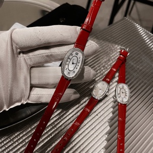 Montre de luxe haut de gamme, mouvement à quartz précis, boîtier serti de diamants, bracelet léger en cuir de crocodile, Longiness. - Product Image 6