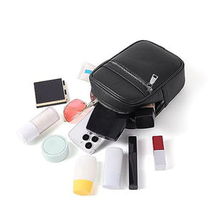 Bolsos Bandolera Pequeños de PU Negro con Logotipo Personalizado, Estilo Simple y Moderno, para Hombre y Mujer - Product Image 4