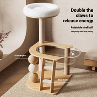 Griffoir vertical intégré tout en bois avec balles en sisal, style moderne, structure d'escalade et lit pour chat, emballé en carton