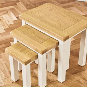 سوق الأثاث Cotswold عش كريم مطلي بثلاث طاولات قهوة مع قمم البلوط جودة ممتازة كريم مطلي - Product Image 6