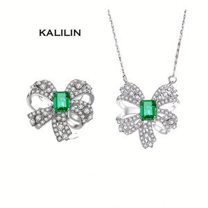 Conjunto de Collar, Pendientes y Anillo de Plata 925 con Circonita Corte Esmeralda Verde Esmeralda de 5x7mm, Diseño Floral, Regalo para Boda, Compromiso o Fiesta - Product Image 1