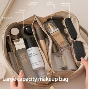 Bolsa de Aseo de Viaje de PU, Fábrica BSCI, Bolsa de Cosméticos de Cuero Vegano para Mujer, Impresión Digital Premium Personalizada de Fábrica, Cosméticos y Maquillaje - Product Image 2