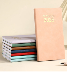 Cubierta clásica de cuero PU cuaderno de horario diario en inglés 2025 año 365 días planificador de gestión de tiempo papelería logotipo personalizado - Product Image 3