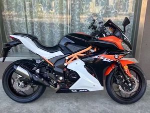 Modèle <span class=keywords><strong>GP</strong></span> d'occasion de haute qualité, refroidi par eau, avec configuration haut de gamme et échappement latéral dissimulé. - Product Image 6