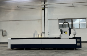 3000W macchina per il taglio Laser in metallo CNC 3015 ad alta precisione ZPG-Laser completamente automatica per supporti in lamiera al formato Cypcut - Product Image 5