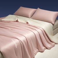 Couette de luxe personnalisée en polyester ultra-doux avec rembourrage intérieur, sensation nuageuse, idéale pour l'hôtel et l'hiver