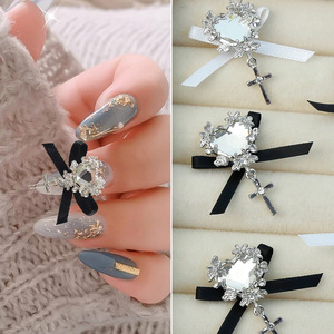 เครื่องประดับตกแต่งเล็บสไตล์บาร็อคเข้มมีโบว์ประดับจี้ไขว้ - Product Image 2