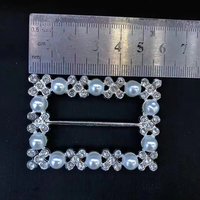Boucle de ceinture élégante en métal doré pour femme avec perle et strass Matériau en alliage durable