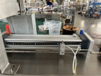 Machine de remplissage semi-automatique pneumatique pour pâtes avec trémie mélangeuse pour sauce chili, sauce tomate, remplisseur de bocaux