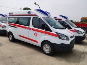 Ambulanza Diesel Nuova di Alta Qualità con Cabina Quadrata 4x4 per Terapia Intensiva, Conversione con Attrezzature Mediche - Product Image 2