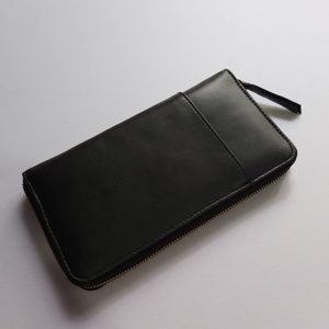 Cartera de viaje hecha a mano de cuero puro personalizada portátil de alta calidad para pasaporte de negocios familiares tarjetas de identificación negras - Product Image 1