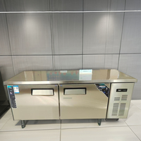 Plan de travail réfrigéré commercial en acier inoxydable, refroidisseur sous comptoir à froid direct pour la conservation des aliments dans les cuisines de restaurant