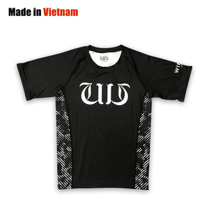 เสื้อยืดคอกลมเวียดนามสำหรับผู้ชาย พิมพ์ลายแบบรีดร้อนตามสั่ง เนื้อผ้าระบายอากาศ แห้งเร็ว เป็นมิตรกับสิ่งแวดล้อม ป้องกันรังสียูวี - Product Image 1