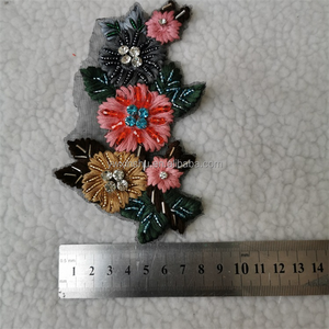 Parches decorativos de tela <span class=keywords><strong>con</strong></span> cuentas hechas a mano <span class=keywords><strong>con</strong></span> bordado de <span class=keywords><strong>flores</strong></span> transparentes, de colores versátiles, a la moda - Product Image 3