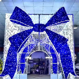 Lumières LED 3D en forme de boîte cadeau de Noël pour extérieur IP65 avec CRI 90 élevé et couleur personnalisée pour les parcs et les aménagements commerciaux - Product Image 1