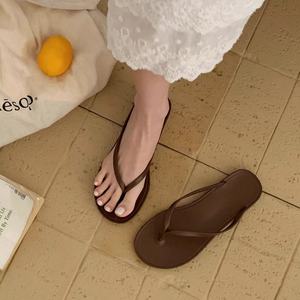 XIXITIAO Sandalias Planas de Cristal Minimalistas Estilo Coreano, Chanclas de <span class=keywords><strong>Playa</strong></span> Antideslizantes, Elegantes Chanclas de Dedo para Mujer - Product Image 3