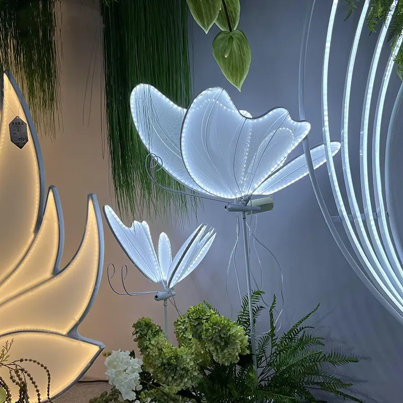 Accesorios de diseño de lugar de boda arte del hierro pequeña mariposa camino plomo luces de techo escena de escenario de boda luces decorativas