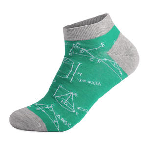KTS565 fabricante OEM logotipo personalizado gráficos deportes matemáticos hombres Vestido corto barco tobillo calcetines de algodón - Product Image 3