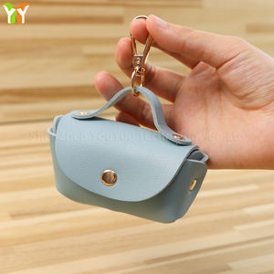 YY 2024 새로운 개 똥 가방 키 체인 후크 휴대용 PU 가죽 애완 동물 개 파우치 디스펜서 산책 개 휴지통 보관 가방 - Product Image 5