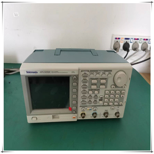 Nouveau générateur et source de signaux arbitraires/fonctionnels Tektronix AFG3252C haute précision avec garantie d'un an - Product Image 2