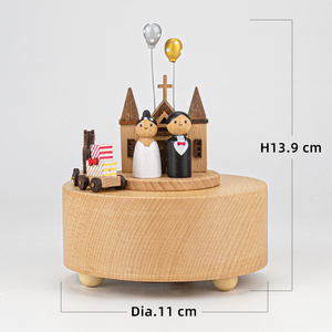 Boîte à <span class=keywords><strong>musique</strong></span> en bois en forme de carrousel, logo personnalisé, style personnalisé, excellent cadeau de mariage et souvenir de mariage - Product Image 2