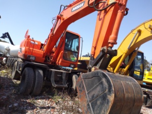 Precio bajo Excavadora Doosan usada 210W-7 excavadora de ruedas de segunda mano en condiciones de trabajo - Product Image 3