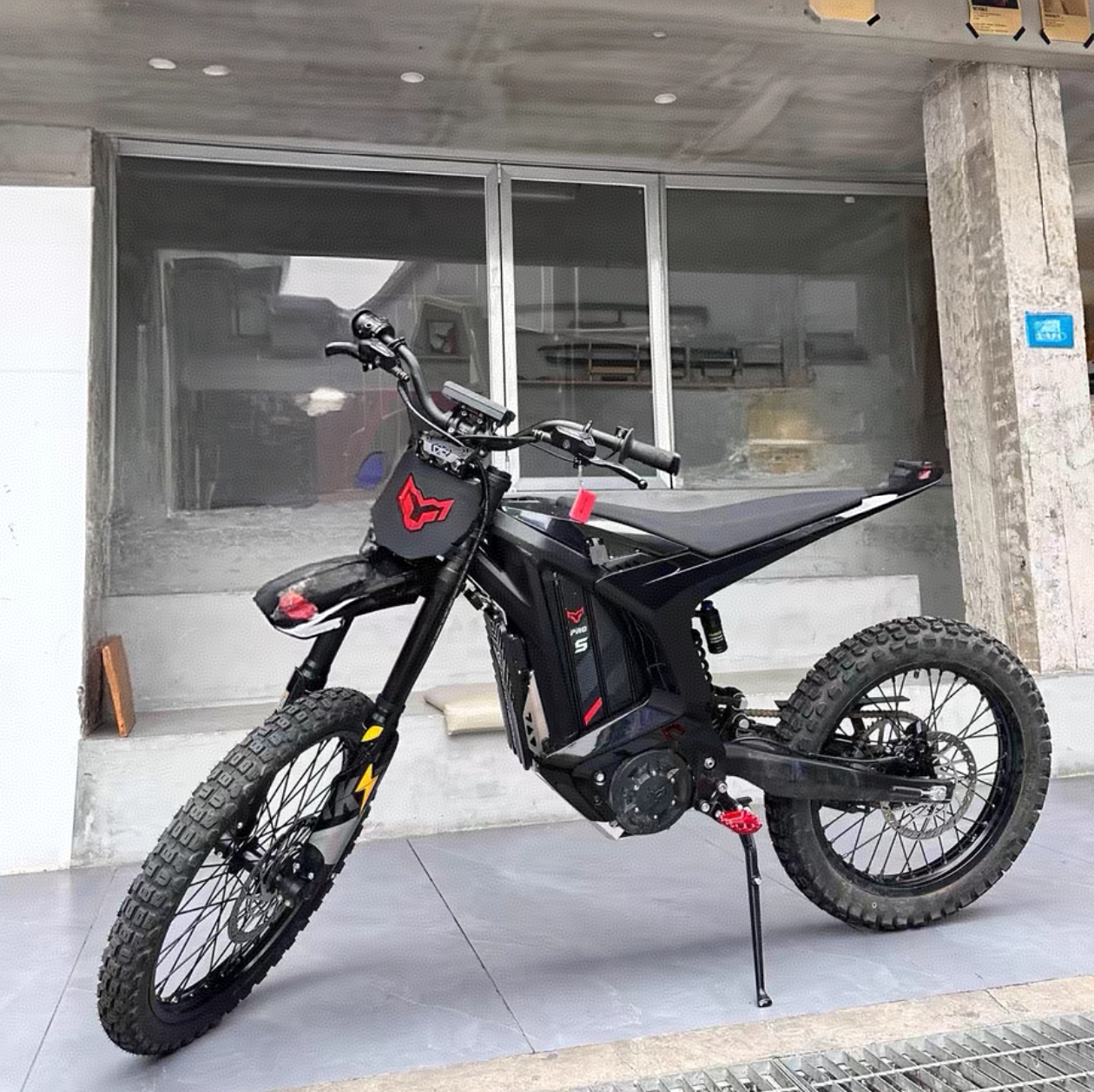 LEOPARD ロードバイク すべてを兼ね備えたロードバイクをあなたに！ライディングに集中