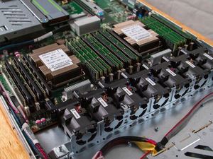 เซิร์ฟเวอร์ HPE DL360 Gen10 Plus 8 SFF NC CTO รุ่นใหม่ของแท้ - Product Image 3