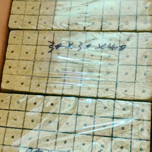 Auf Lager Gewächshaus Steinwolle wachsen Würfel Landwirtschaft Zimmer pflanze Samen Hydro po nische Kultivierung Steinwolle Pflanzen Sämling Block - Product Image 6