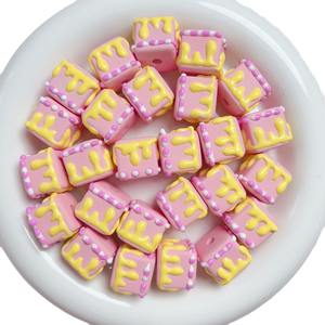 T1844 Cube de crème gâteau mignon 3D perles <span class=keywords><strong>dessin</strong></span>ées à la main bricolage matériel bracelet chaîne accessoires fournisseur - Product Image 5