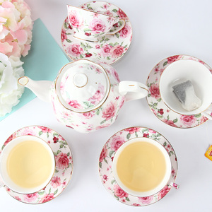 Set da tè in porcellana fine con motivo floreale a rose per 4 persone, ideale per il tè pomeridiano in giardino. - Product Image 5