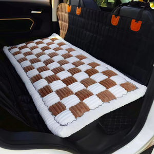 Alfombra antideslizante suave para mascotas, protector de asiento de coche, cama gruesa para perros de colores mixtos para el asiento trasero del coche. - Product Image 4