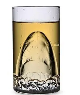 パーソナライズされた動物のサメの形をした魔法の飲用グラスガラス製品ステムレスワイングラスマグカップメーカー