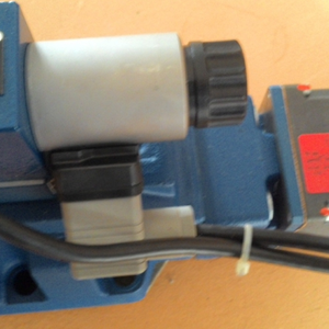 4WREE10E75-2X/G24K31/A1V R900927230 อุปกรณ์ไฟฟ้าควบคุมแบบสัดส่วนไฮดรอลิก - Product Image 2