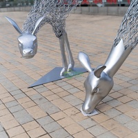 Personnalisé Moderne Extérieur Taille Réelle Jardin Rcofriendly Abstrait Animal En Acier Inoxydable Métal Artisanat Fil Cerf Sculpture Avec Lumière