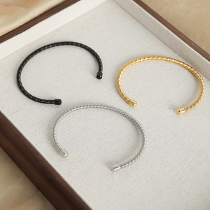 <span class=keywords><strong>Bracelet</strong></span> minimaliste géométrique à ligne torsadée élastique, étanche, plaqué or 18 carats, <span class=keywords><strong>en</strong></span> acier inoxydable, <span class=keywords><strong>bracelet</strong></span> manchette, bijoux femme - Product Image 4