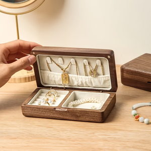 <span class=keywords><strong>Organisateur</strong></span> de <span class=keywords><strong>bijoux</strong></span> en noyer noir de luxe avec doublure en velours, boîte cadeau en bois artisanale pour mariage, demoiselle d'honneur, anniversaire, souvenir - Product Image 6
