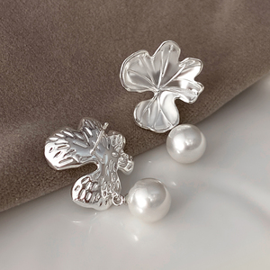 Fashion Stud Earrings Jewelry Wholesale Gold Plated Trendy <b>Leaf</b> Flower Pearl Earrings for Women - Product Image 5