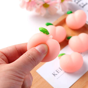 Juguete creativo Pop Peach TPR Mochi para aliviar el estrés amor alegre pellizcar trasero juguete para apretar - Product Image 3