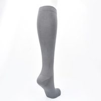 Chaussettes de compression unies pour femmes et hommes, soutien des varices, chaussettes élastiques de course pour infirmières, enveloppement du mollet