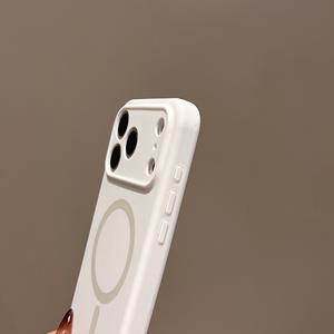 เคสโทรศัพท์สำหรับ iPhone 17 Pro Max รุ่นใหม่ ผลิตจากซิลิโคนเหลวสัมผัสนุ่ม ป้องกันการตกกระแทกแบบเต็มตัว พร้อมแม่เหล็ก - Product Image 4