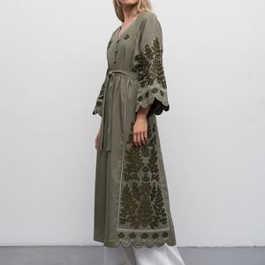 Vestido Largo Abierto con Bordado Floral, Vestido de Alta Calidad para Mujer, Diseño Único - Product Image 3