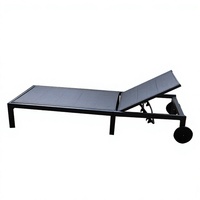 Chaise longue d'extérieur avec siège en toile, dossier réglable, roues, structure en métal noir pour piscine et patio