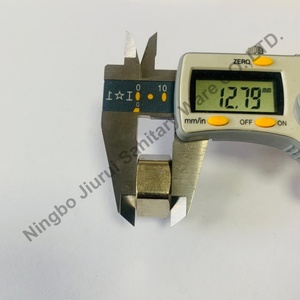 Chất lượng cao 1/2 inch thép không gỉ 201 hình lục giác đầu hạt đánh bóng kết thúc nhà máy Phụ tùng cho hệ thống ống nước bện ống phụ kiện - Product Image 3