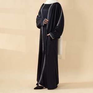 ニサムーンライトネイビー控えめなアバヤ、白い幾何学的なステッチ刺繍女性用秋のイスラム教徒のドレスパキスタンのカフタンローブ - Product Image 1