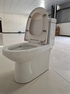 Nouvelle conception de toilette monobloc en céramique / <span class=keywords><strong>WC</strong></span> / <span class=keywords><strong>WC</strong></span> à double chasse avec <span class=keywords><strong>abattant</strong></span> à fermeture douce et hauteur confortable pour la maison et l'hôtel - Product Image 4