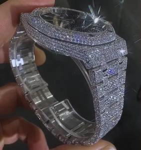 Montre en acier inoxydable de qualité supérieure avec diamants VVS, idéale pour un cadeau d'anniversaire ou de fête, disponible à un prix compétitif. - Product Image 3