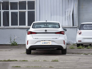 <span class=keywords><strong>Changan</strong></span> <span class=keywords><strong>EADO</strong></span> Plus 2025, Sedán con Transmisión Manual de 1.5L, Motor de Gasolina, Acabado de Lujo, Nuevo Modelo para Exportación - Product Image 3